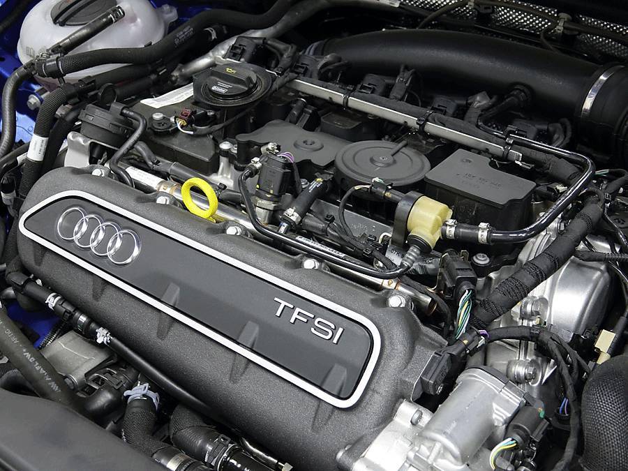 奥迪小跑车ttrs,奥迪tt迷你小轿跑