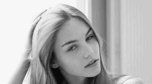 游泳怎样保护头发,如何在游泳时保护好你的头发