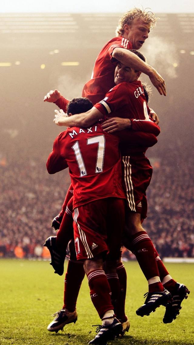 关于足球的炫酷手机壁纸,少年感的足球壁纸