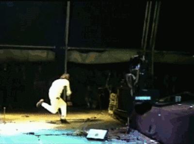 除了4.5亿美金,她吞枪自杀的父亲留下了更宝贵的遗产