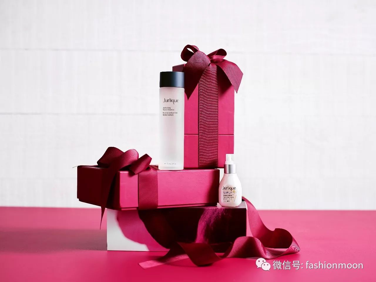 时髦潮女孩冬季穿搭攻略 (圣诞色彩搭配什么衣服)