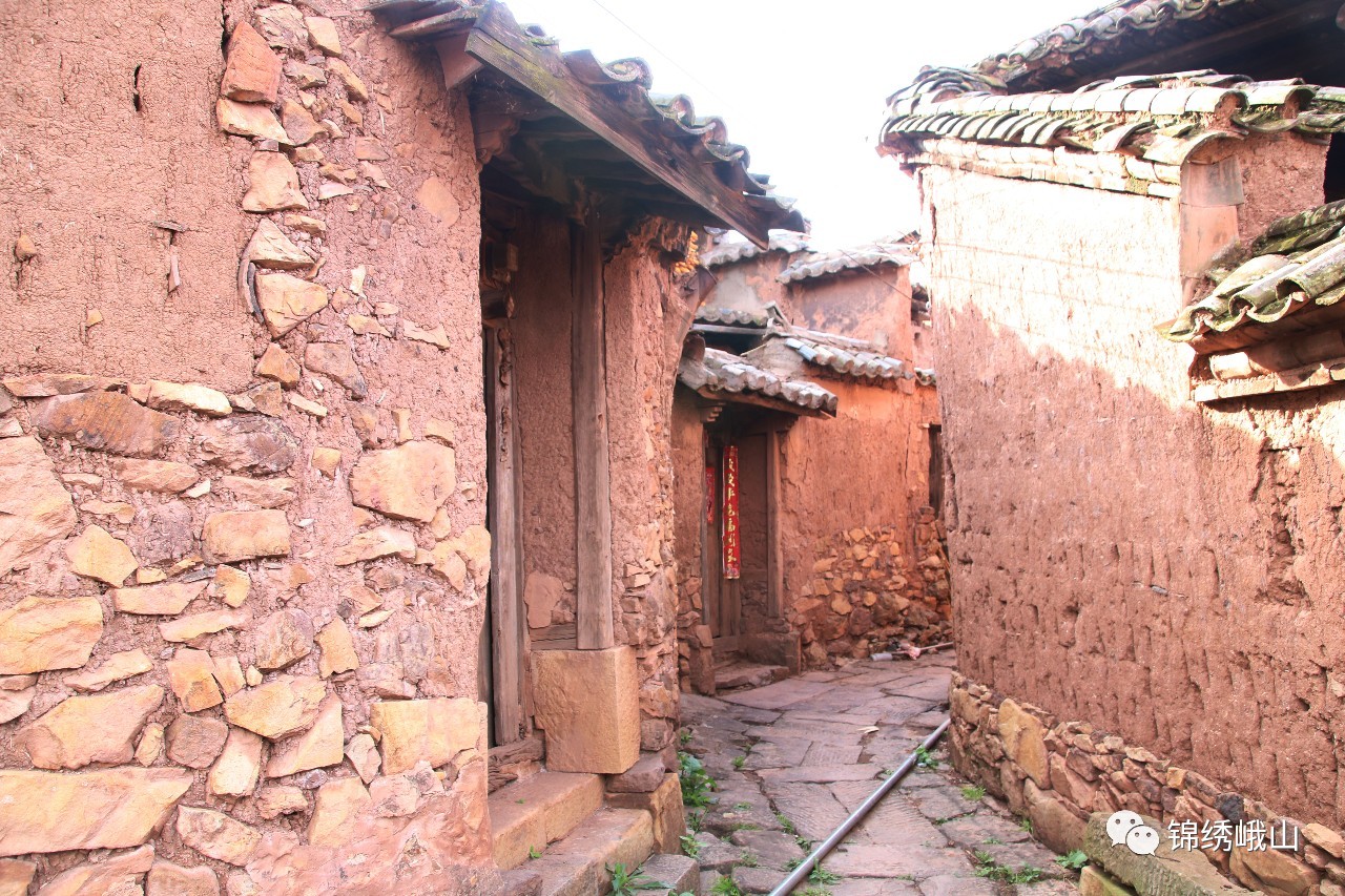 走进大山深处感受古村落的绝美,云南省玉溪市峨山县塔克冲大庙