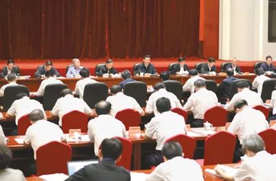 习*平近**为打赢三大攻坚战划重点