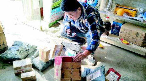 既是“买手”，又当“客服”，“村小二”搭起服务乡亲桥梁