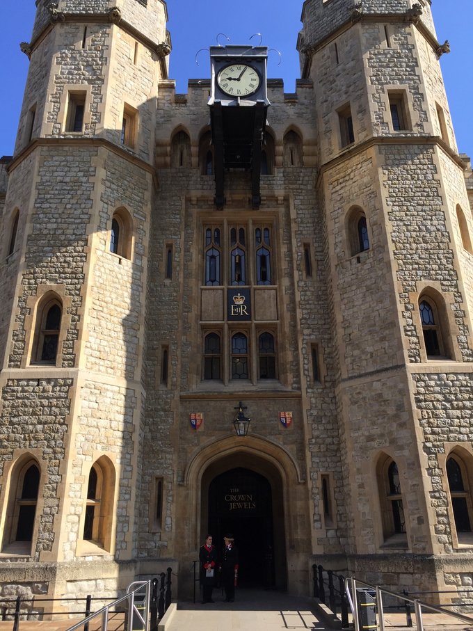 【已完结】英格兰苏格兰18日游记——美景、历史、足球、文化全体验(含挡风玻璃损坏以及车胎被扎处理经过)