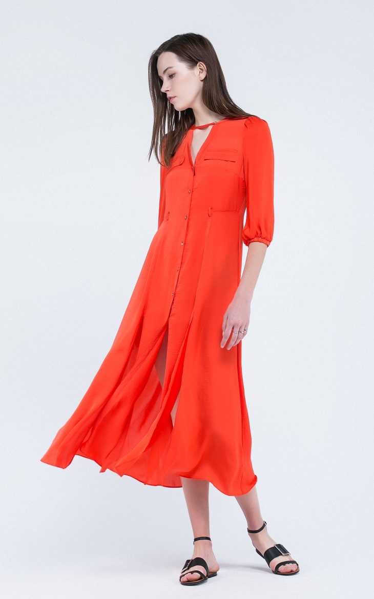 一件衬衫就让你美翻了整个春天,一件衬衫和一条裙子