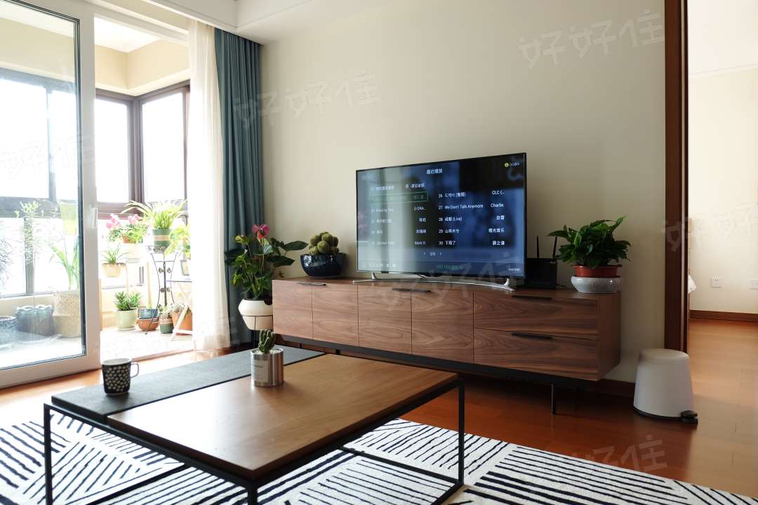 把阳台改造属于自己的小天地,把一平米的小阳台改造成秘密基地