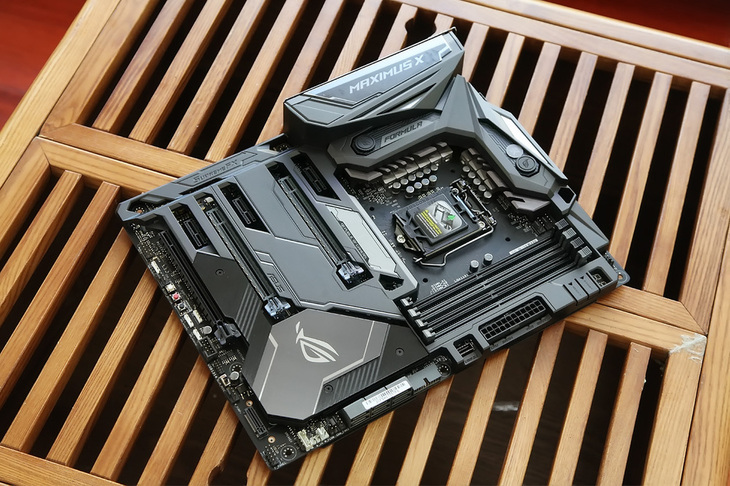 主板华硕玩家国度rog,华硕玩家国度主板亮红灯