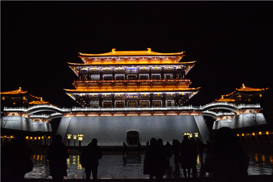 坐着高铁去西安，逛吃逛吃逛吃……