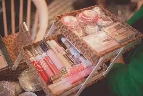 50元买个香奈儿,一万块钱香奈儿能买到啥