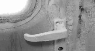 冬天洗车冻住反光镜了怎么办,冬天洗车容易结冰该怎么办