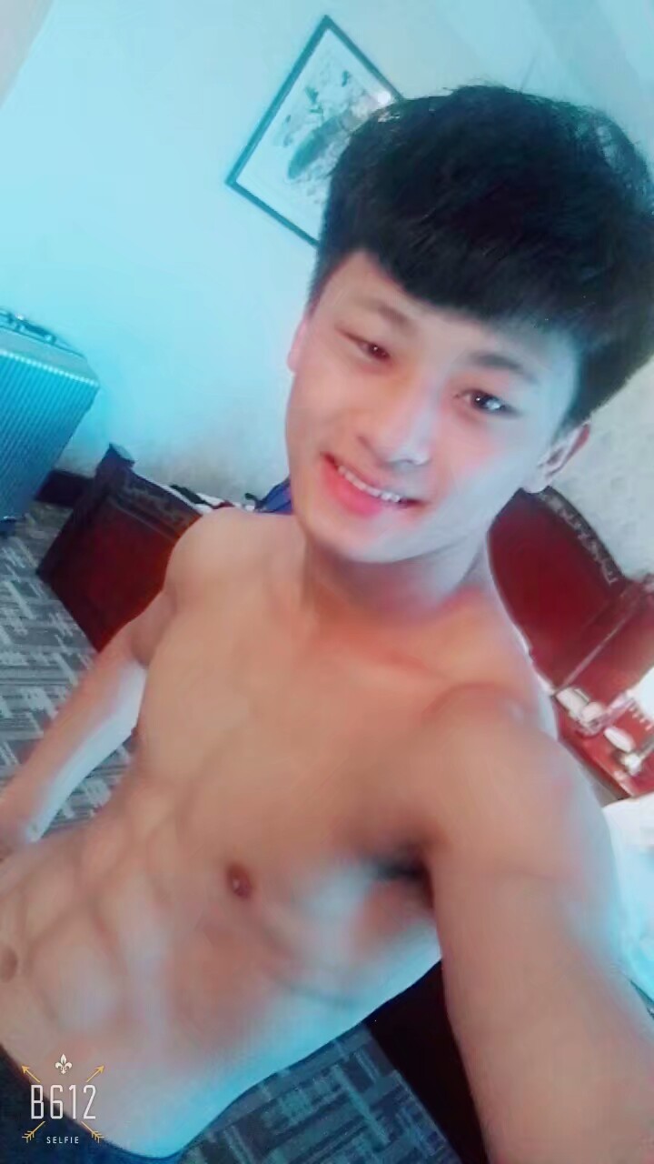 96年*男美**鲜肉弟弟青葱阳光又温暖你的笑容是最好的解忧药