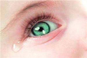 母乳宝宝有眼屎是因为母亲上火吗,吃母乳小婴儿眼屎多又黄是上火吗