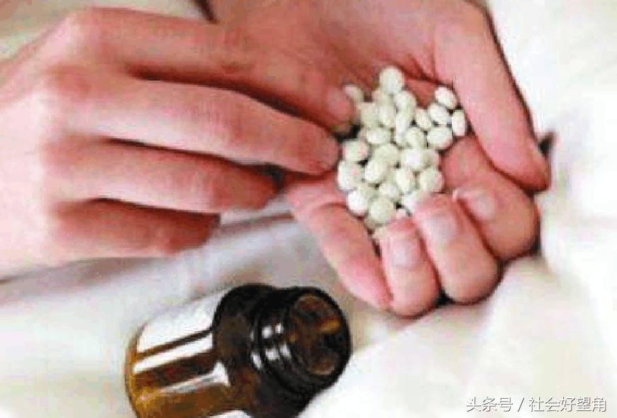 妈妈服下几十颗*眠药安**，女儿却狠心放弃治疗！