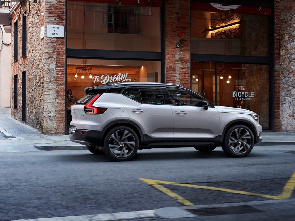 沃尔沃20-25万左右suv新车推荐,沃尔沃的车好还是领克的车好