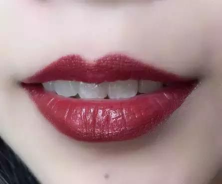 35W一支的口红,是贫穷限制了我的想象力!