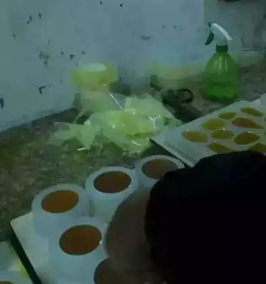 蜜蜡琥珀是真的假的,假琥珀蜜蜡用什么做的