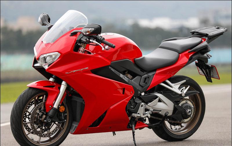 本田v4发动机视频,摩托车v4和直四引擎的区别