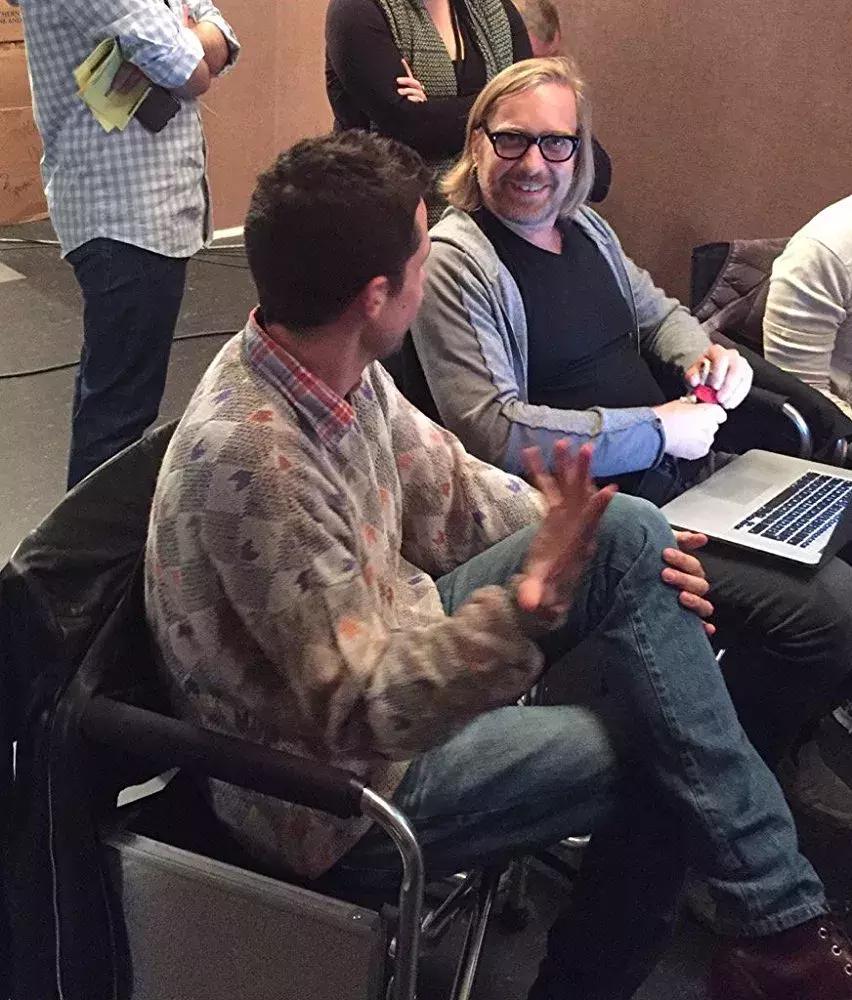 行尸走肉9小时42分钟看完一到八季,行尸走肉与无耻之徒哪个好看