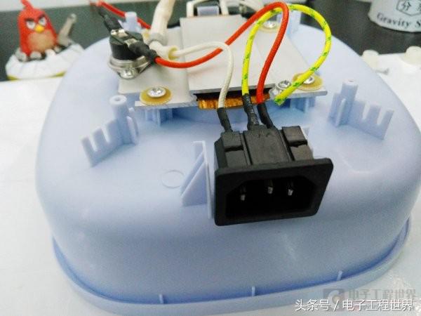 恒温饭盒怎么拆开,小熊自加热饭盒拆解