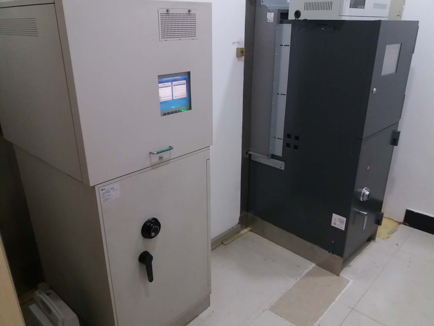 怎么解决atm机吞钱银行不承认情况,银行atm机吞钱要一周处理靠谱吗