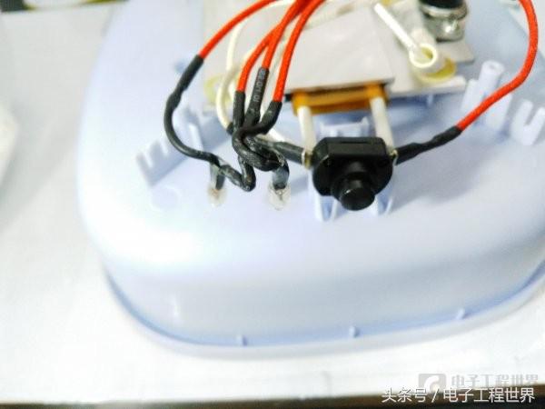 恒温饭盒怎么拆开,小熊自加热饭盒拆解