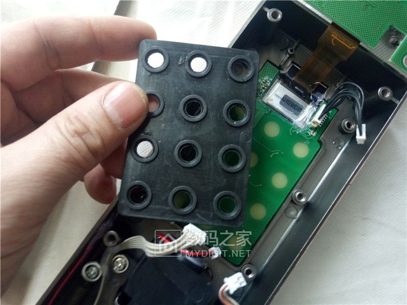 智能门锁容易被小偷无痕打开吗,智能门锁拆解图解