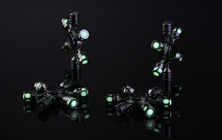 发光指尖陀螺限量版黑科技,发光炫酷指尖陀螺开箱