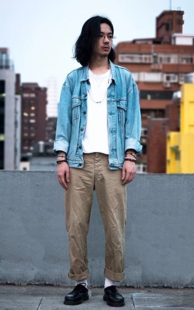 穿马丁靴的帅气男孩,穿马丁靴的男生照片