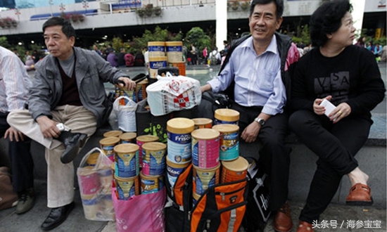 澳大利亚民众抢购中国产品,中国游客海外抢购奶粉