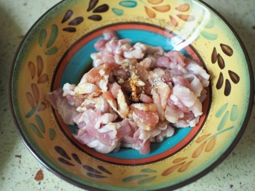 脆皮五花肉做什么菜好吃,特别下饭的五花肉小炒菜来了