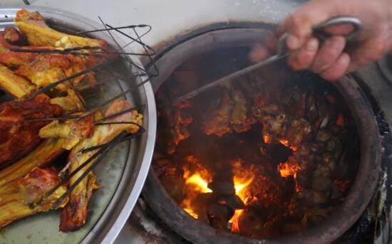 农村胖哥现场,农村胖哥熏腊肉