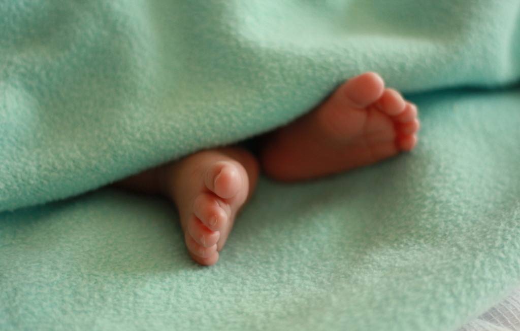 冬天新生儿如何保暖防寒,新生儿注意保暖的地方