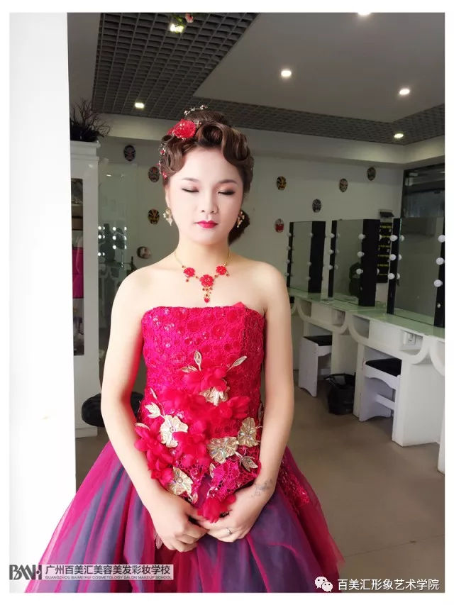 欧式时尚party妆,一般用于晚宴妆影视妆舞台妆