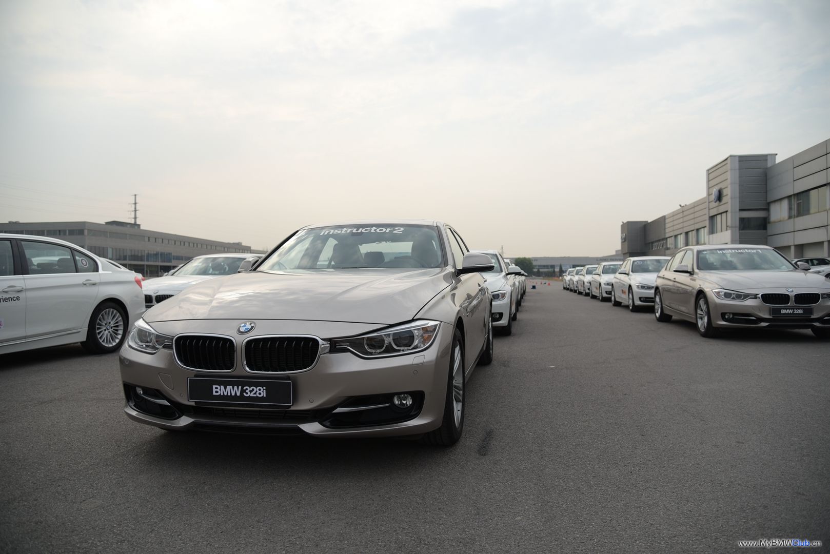 都说宝马操控好是3系好还是5系好,为什么都说宝马操控好运动