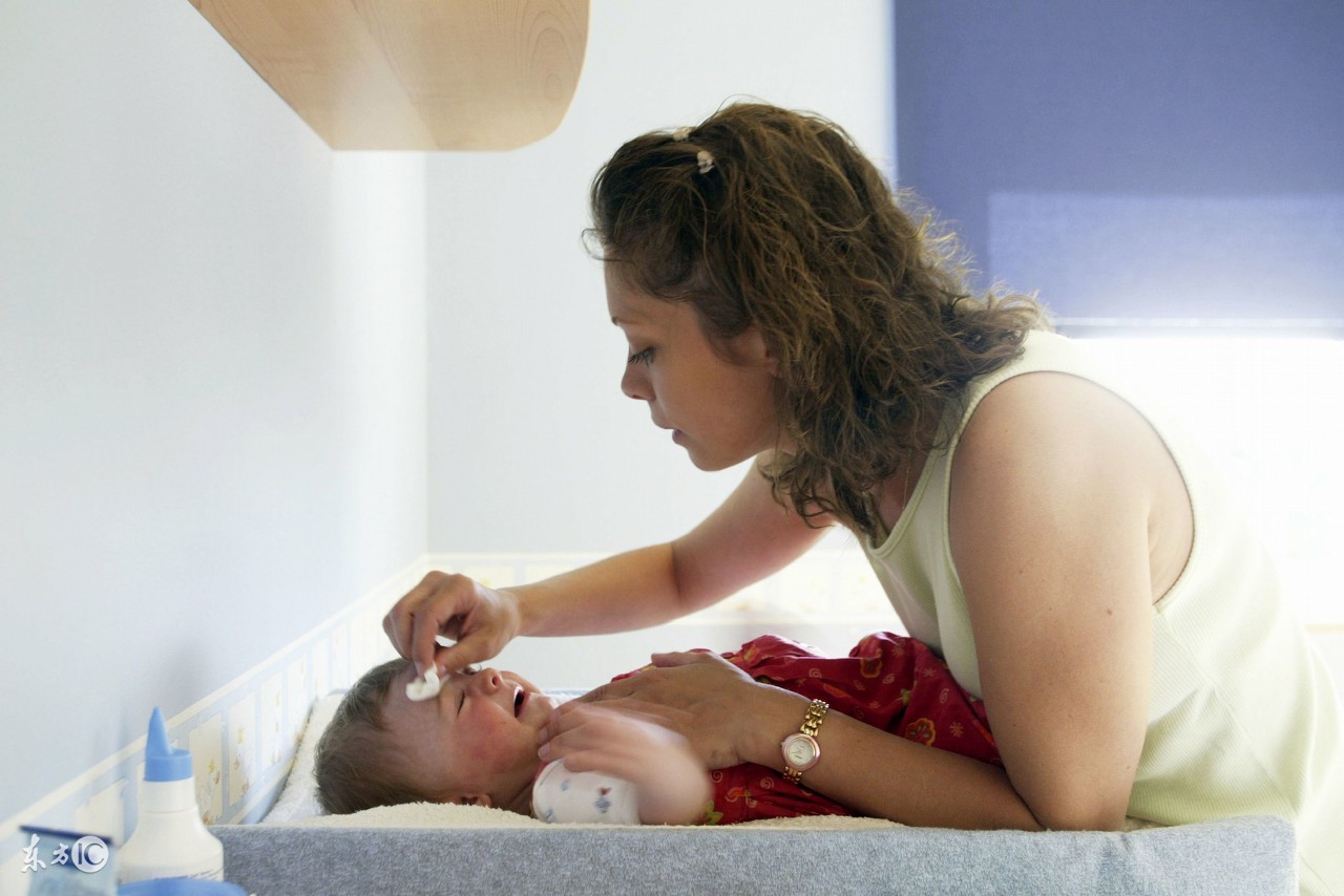 宝宝患湿疹怎么处理才正确,湿疹可怕还是疱疹可怕