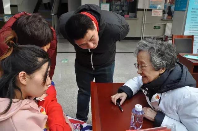 党建引领联手共建同心抗疫,党建引领谋新篇家校共育促成长