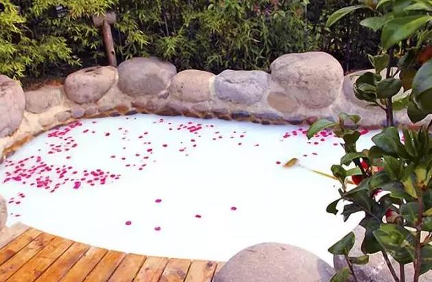 温泉旅游攻略全球六大最美温泉,泡温泉度假哪里好玩