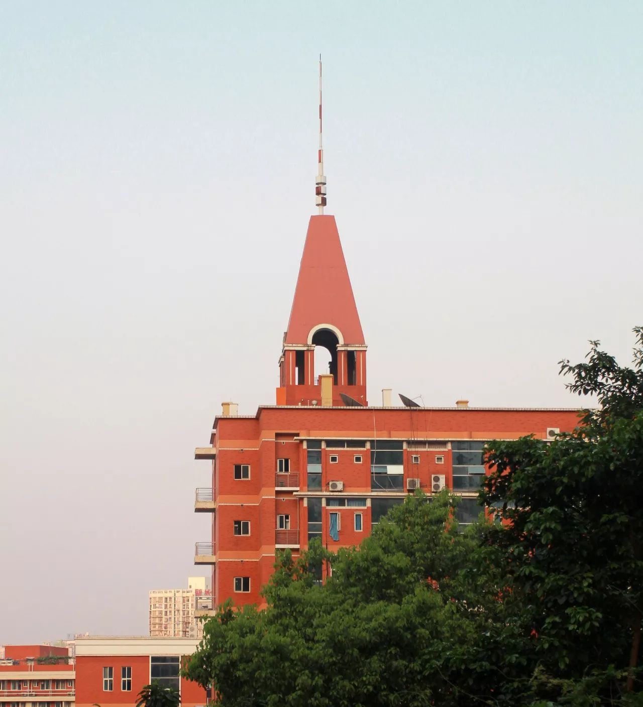 川外成都学院重庆,一个魔幻的佛系女子学院