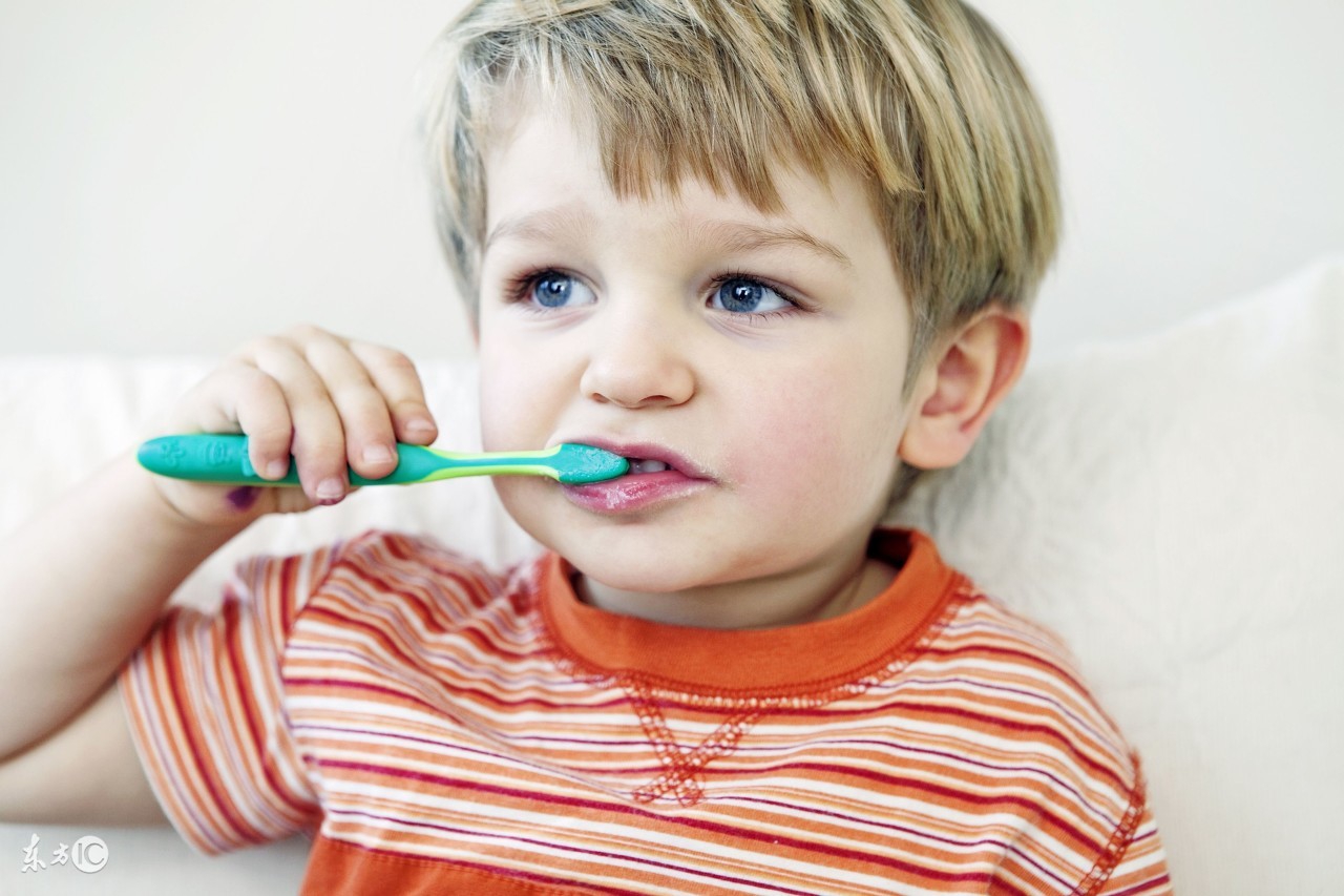 宝妈不要等孩子治疗牙齿时疼痛再陪着哭泣，认真护理乳牙才是根本
