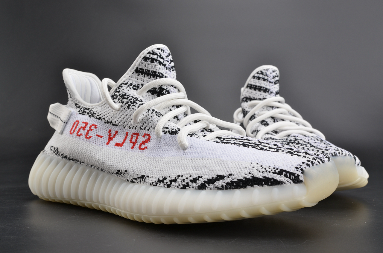 ADIDASYEEZYBOOST350V2白斑马配色