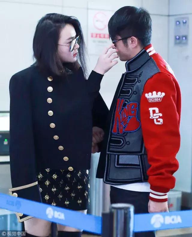 中国拳王邹市明突发失明送入院,冉莹穎回应:情况很糟糕