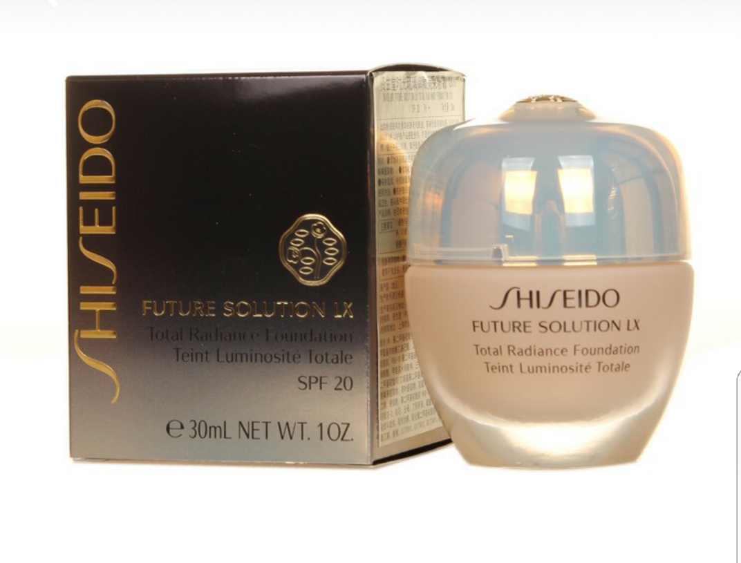 涂粉底发灰怎么回事,粉底在脸上发灰是什么原因