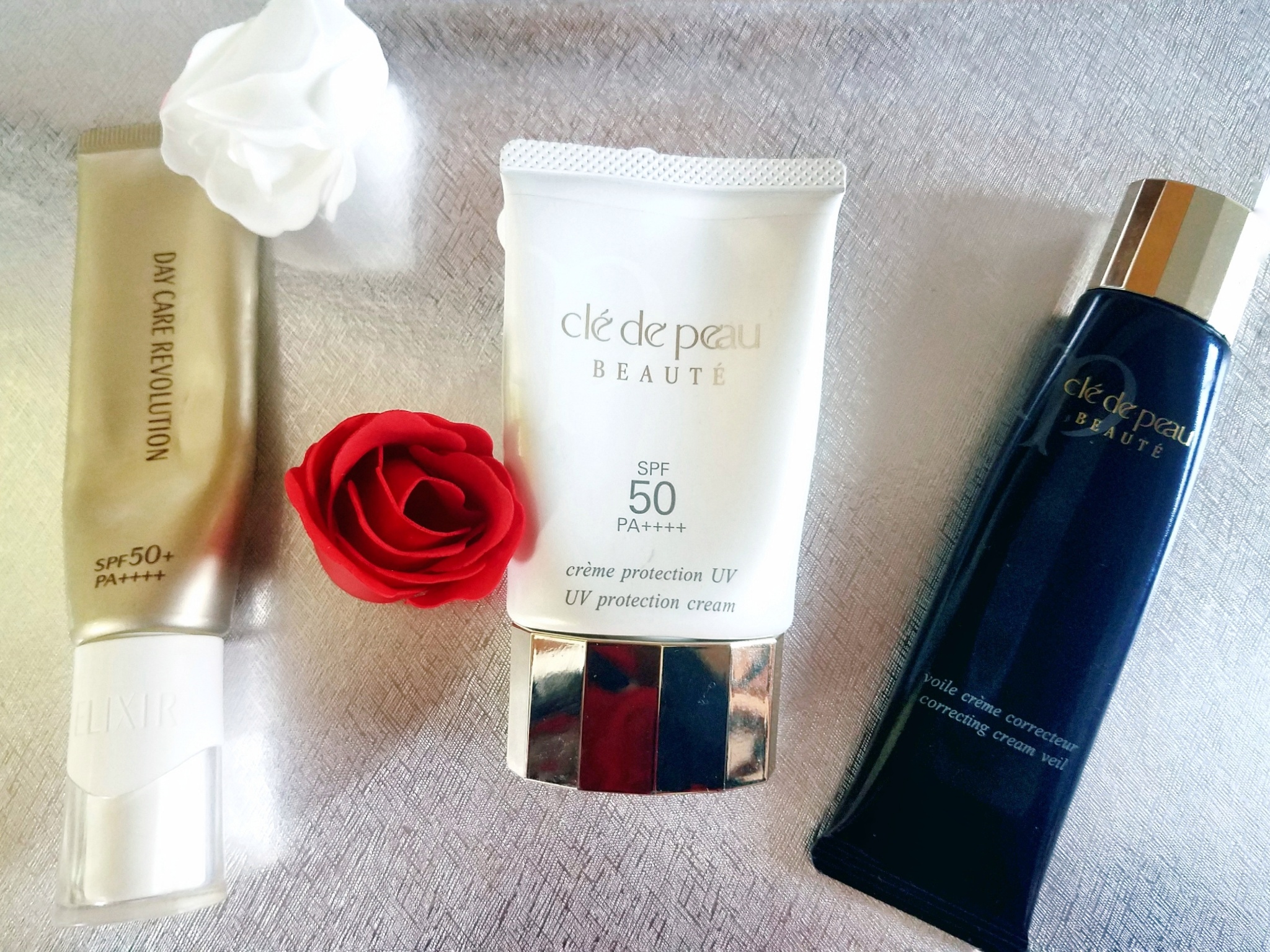 涂粉底发灰怎么回事,粉底在脸上发灰是什么原因