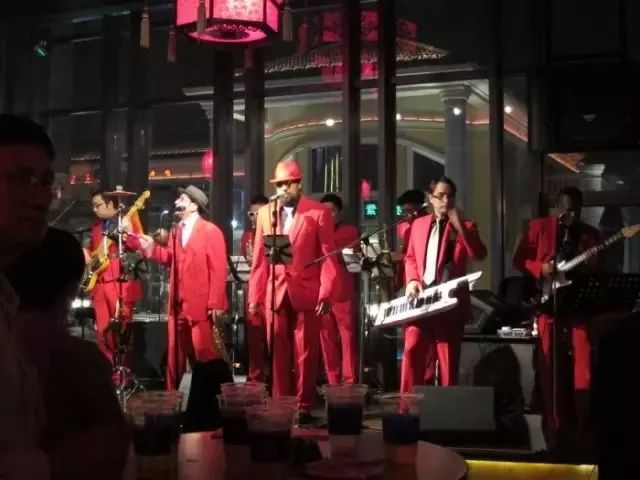 夜·苏州丨竟比书店多10倍！2000多家酒吧，不只有酒还有故事！