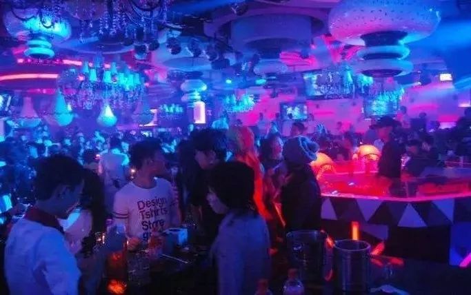 夜·苏州丨竟比书店多10倍！2000多家酒吧，不只有酒还有故事！