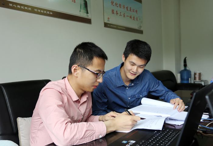 被同事嘲笑如何应对,老是被同事调侃怎么办