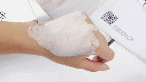 一个月生活费2000可以买大牌吗,一个月两千块钱的工资买的化妆品