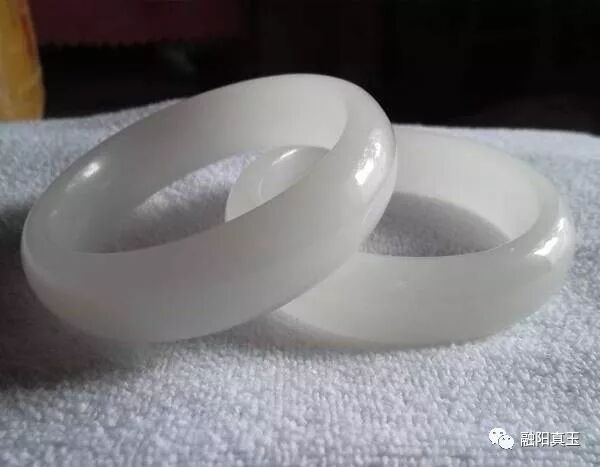 和田玉入门级手镯该如何挑选,挑选和田玉手镯应从哪些方面入手