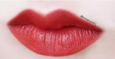 砖红色显白还是显黑,砖红色和米白色哪个显白